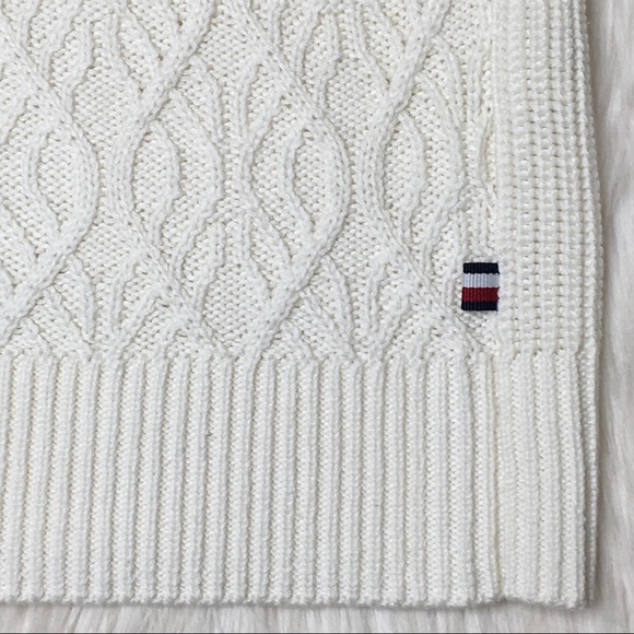 Tommy Hilfiger Cable-Knit Flag Logo Sweater - Picture 4 of 7